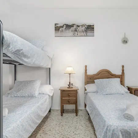 Casa Grande En El Centro De Conil Apartamento