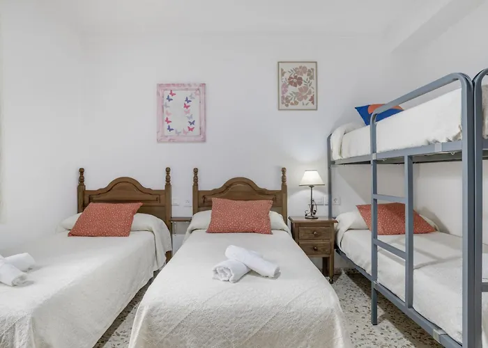 Casa Grande En El Centro De Conil