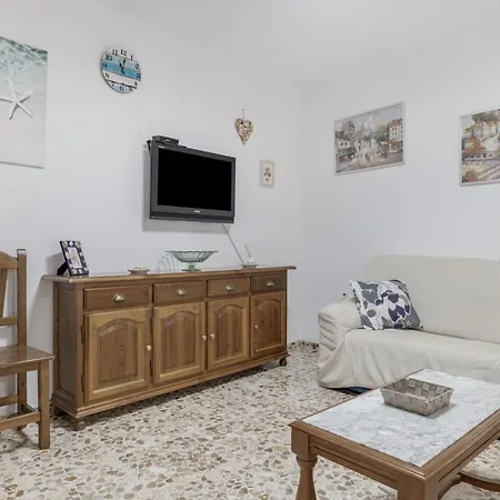Casa Grande En El Centro De Conil Apartment *