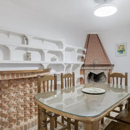 Casa Grande En El Centro De Conil