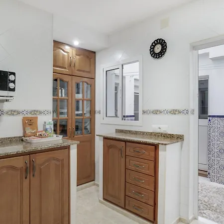 Casa Grande En El Centro De Conil Apartamento *