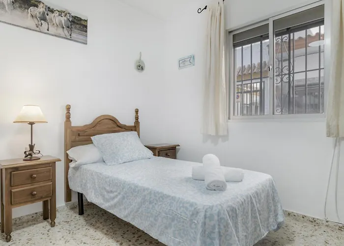 Casa Grande En El Centro De Conil Appartement *