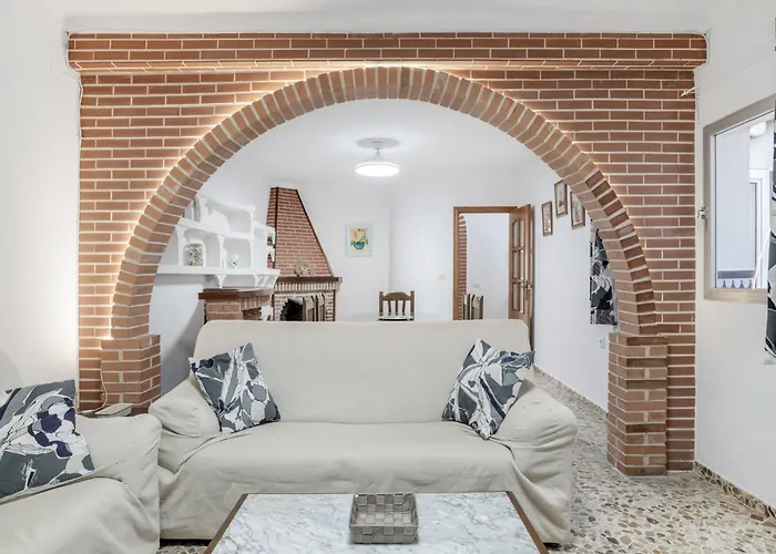 Casa Grande En El Centro De Conil *