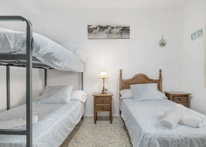 Casa Grande En El Centro De Conil Appartement